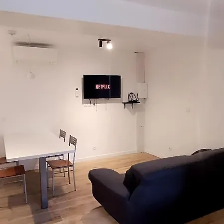 4 Personnes Avec Jacuzzi Apartment